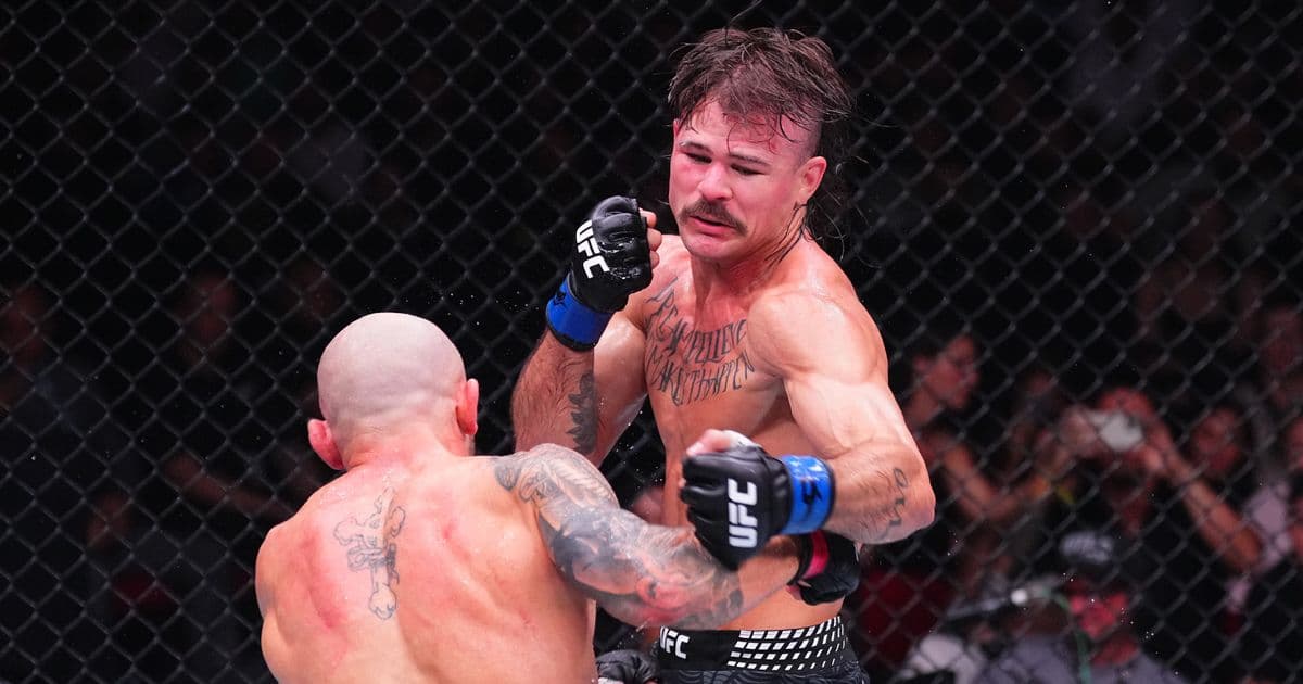 UFC Star Suffers Double Foot Fractures in Title Defeat