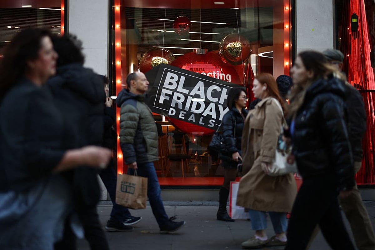 Britain's Christmas Spending Slumps to Five-Year Low